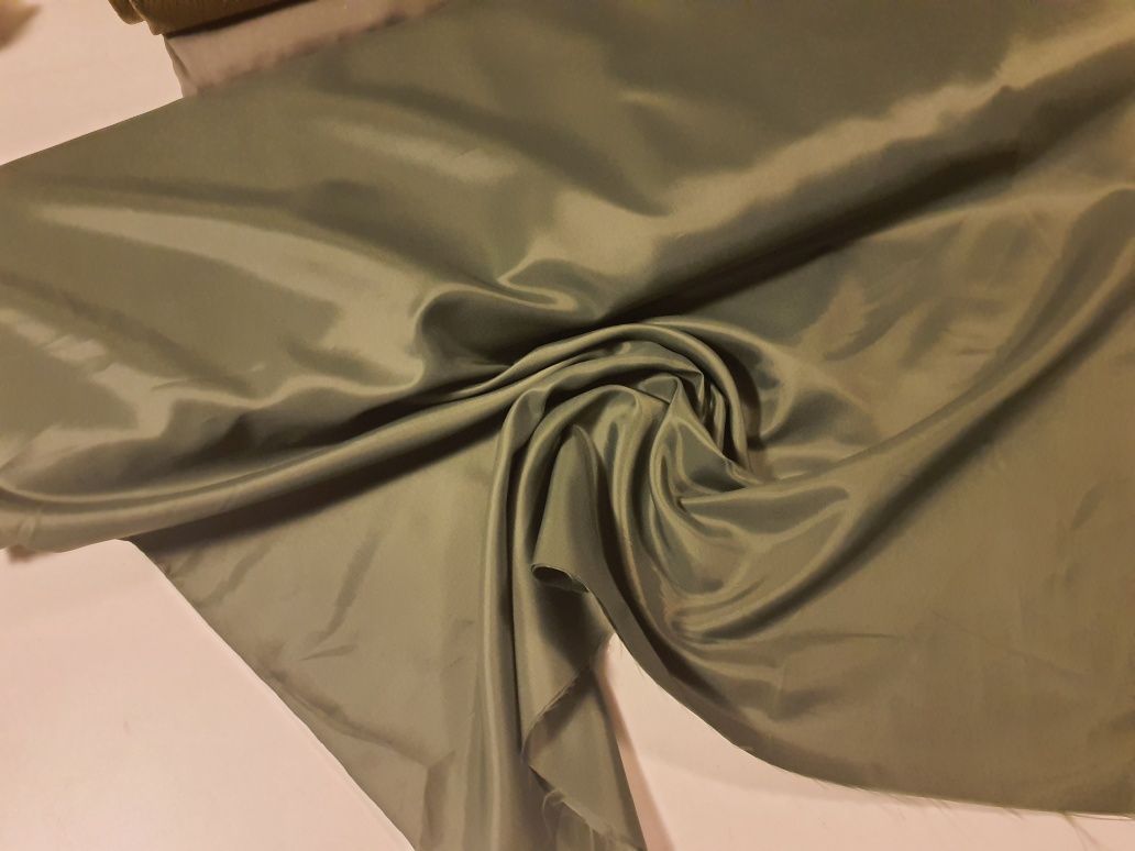 Podszewka wojskowa zieleń szer.154 cm.