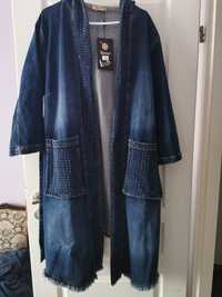 Jeansowy płaszcz firmy Luiza rozmiar 44