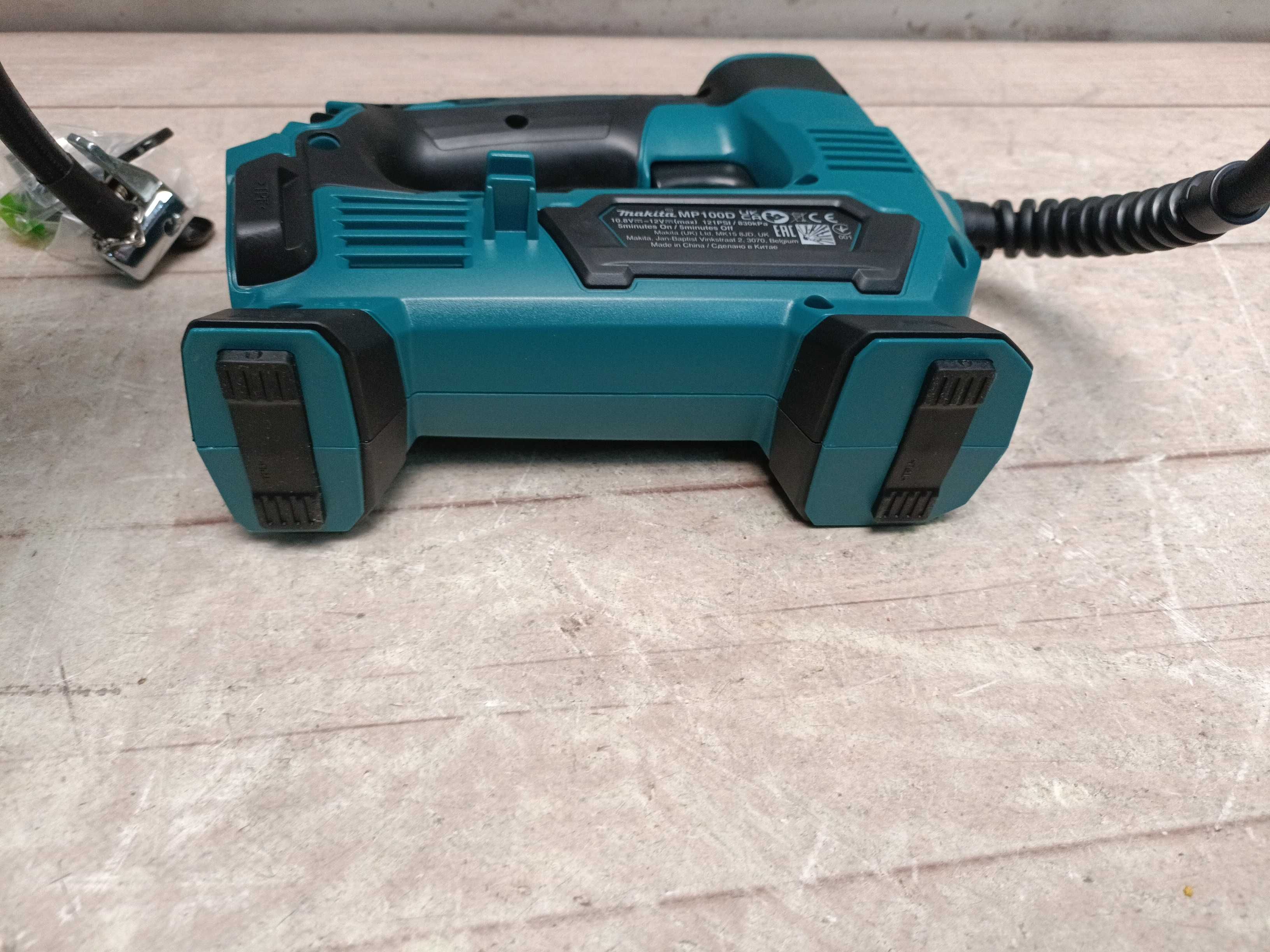 Makita MP100D акумуляторний насос компресор, 12В CXT