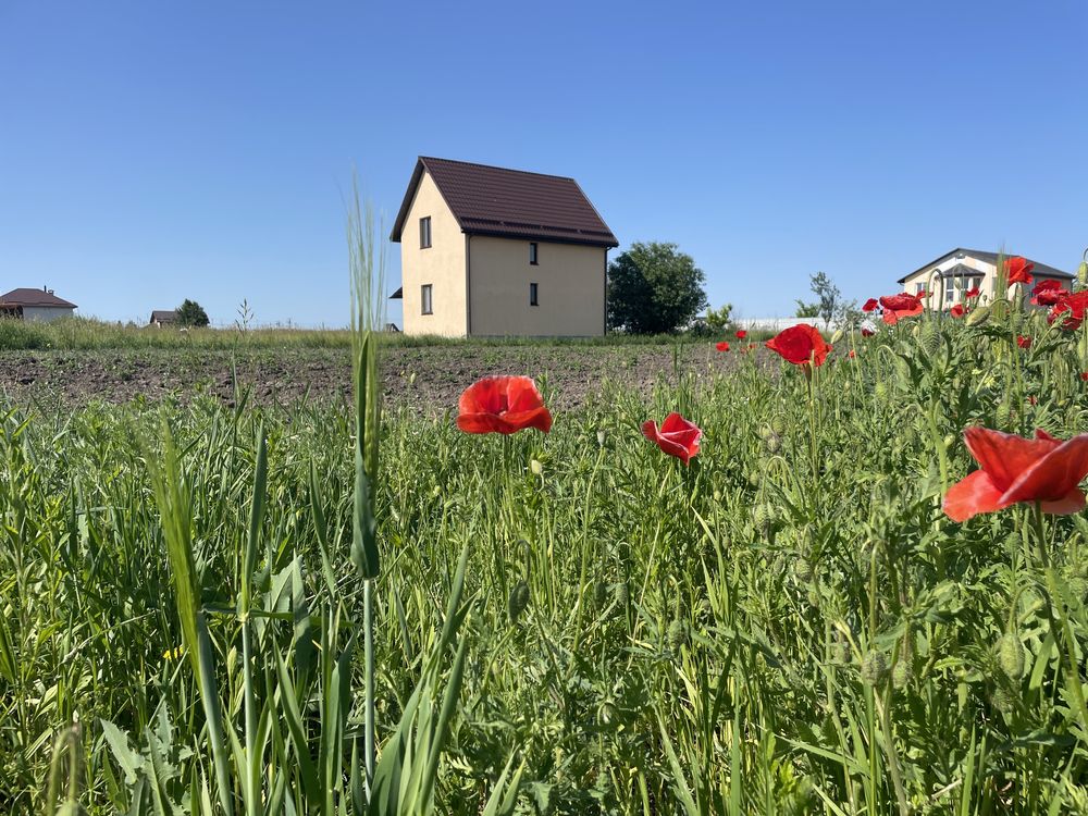 Продам житловий будинок з незакінченим ремонтом