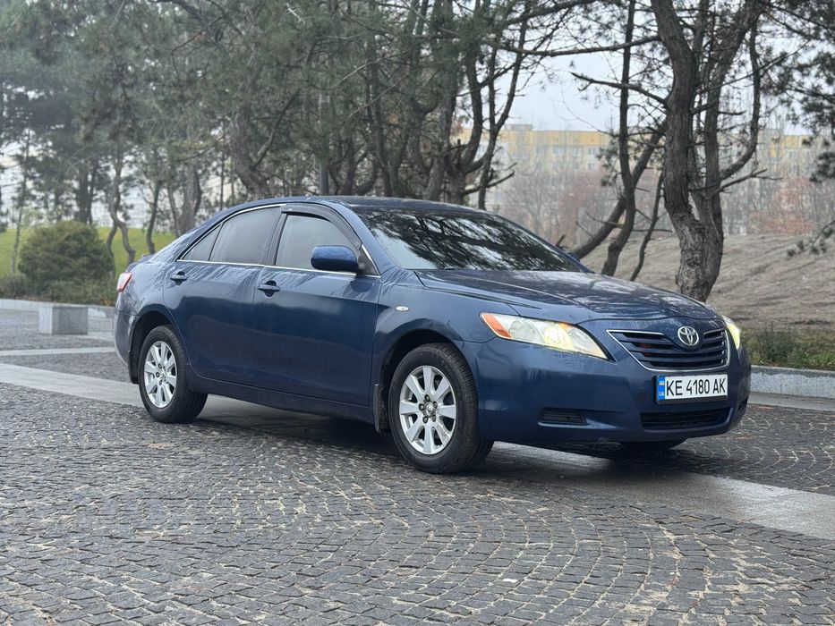 Toyota Camry 2.4 добрий стан
