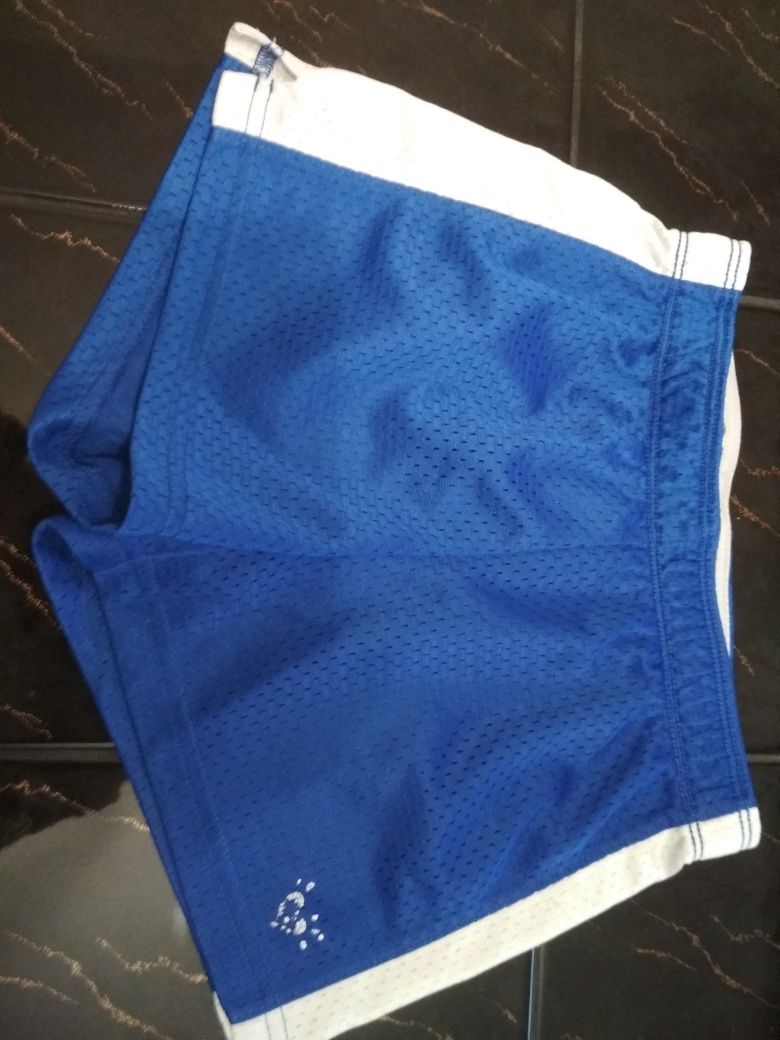 Spodenki chłopięce r 122/128 ( pas 52cm).