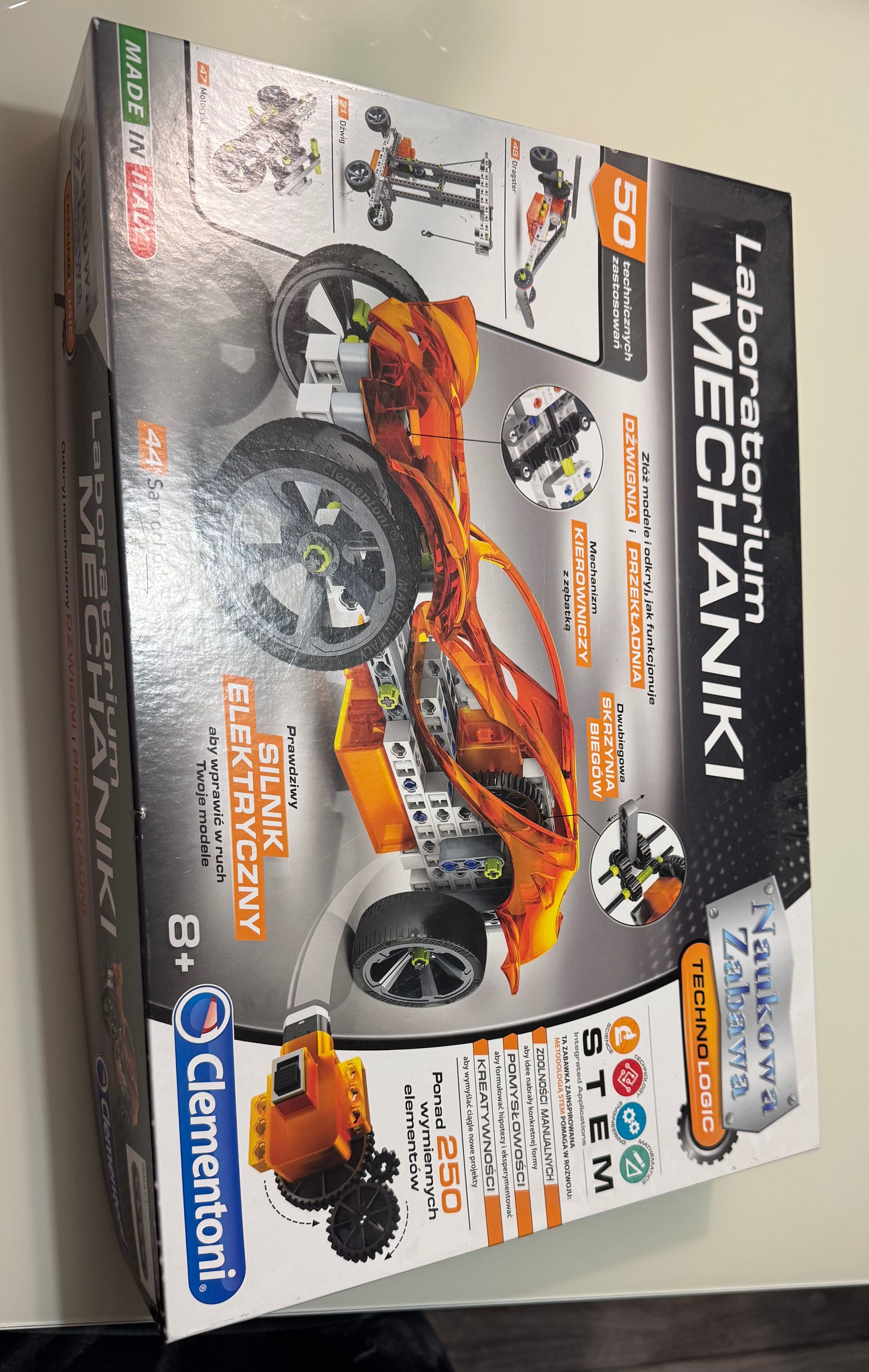 Złożone auto Laboratorium Mechaniki