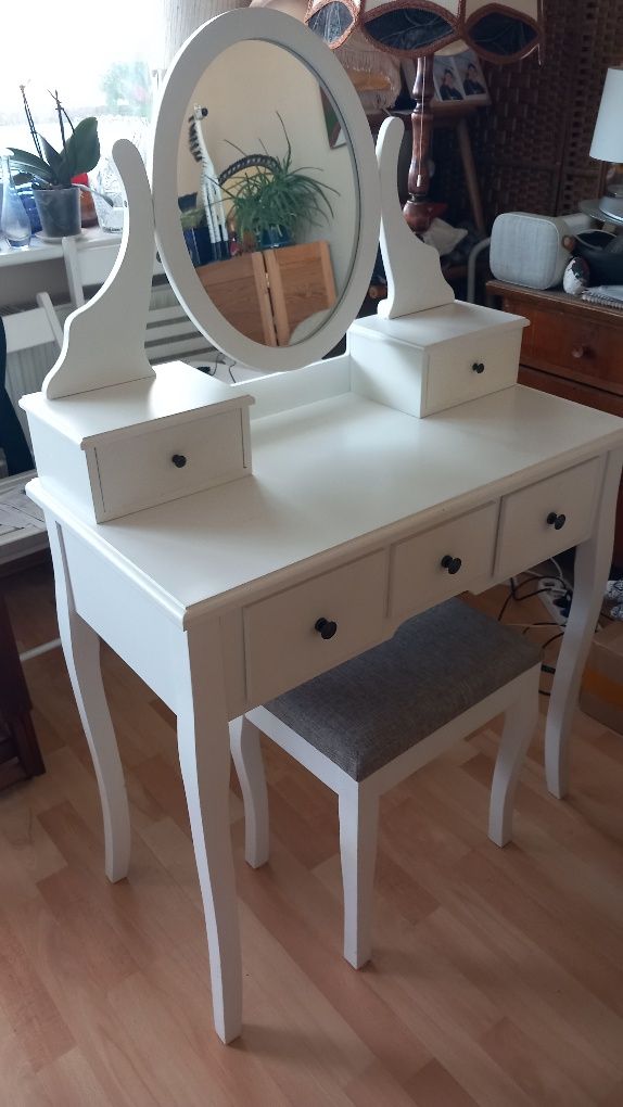Toaletka z taboretem z drewna 40x80 Jysk
