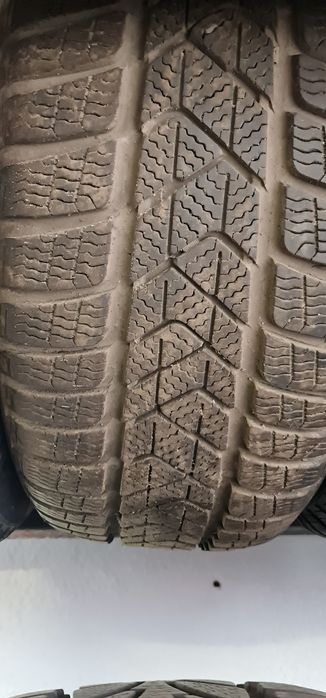 Pirelli sottozero 3 215/55r17 7-8mm 2020r