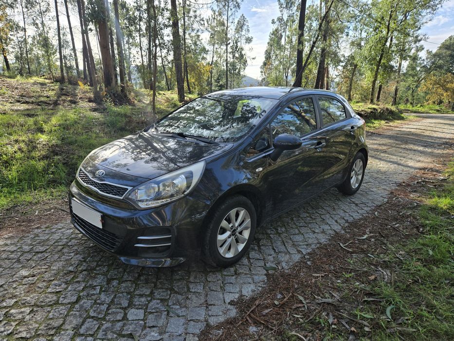 Toda confiança do motor kia em um carro revisado em ótimo estado