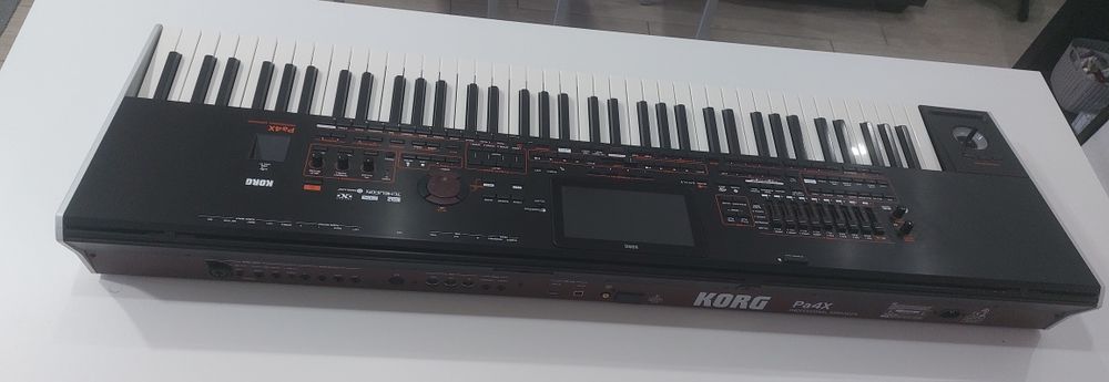 KORG pa4Xpro  arranager 76