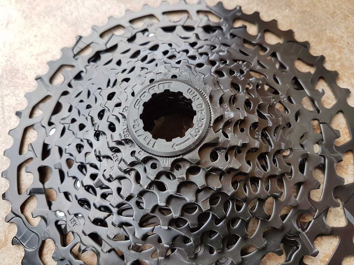 NOWA kaseta SRAM PG-1230, system HG, 11-50T, 12 speed