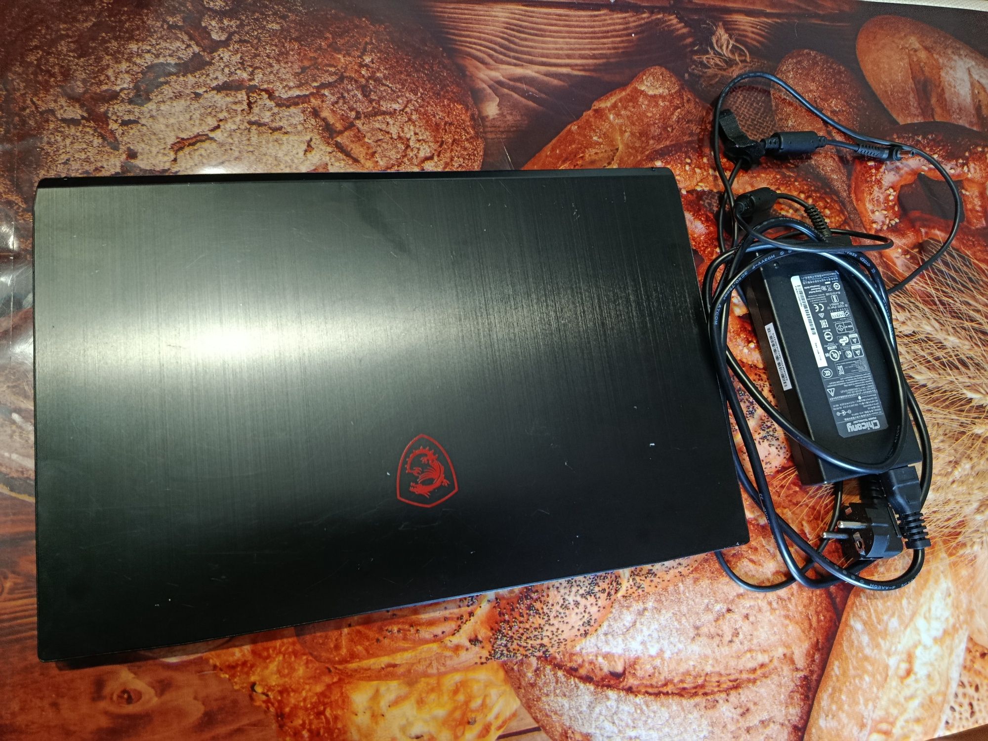 MSI GF75 Thin 10SCXR 17,3" i5 GTX