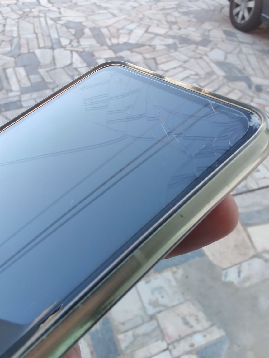 ASUS Zenfone 8 prata