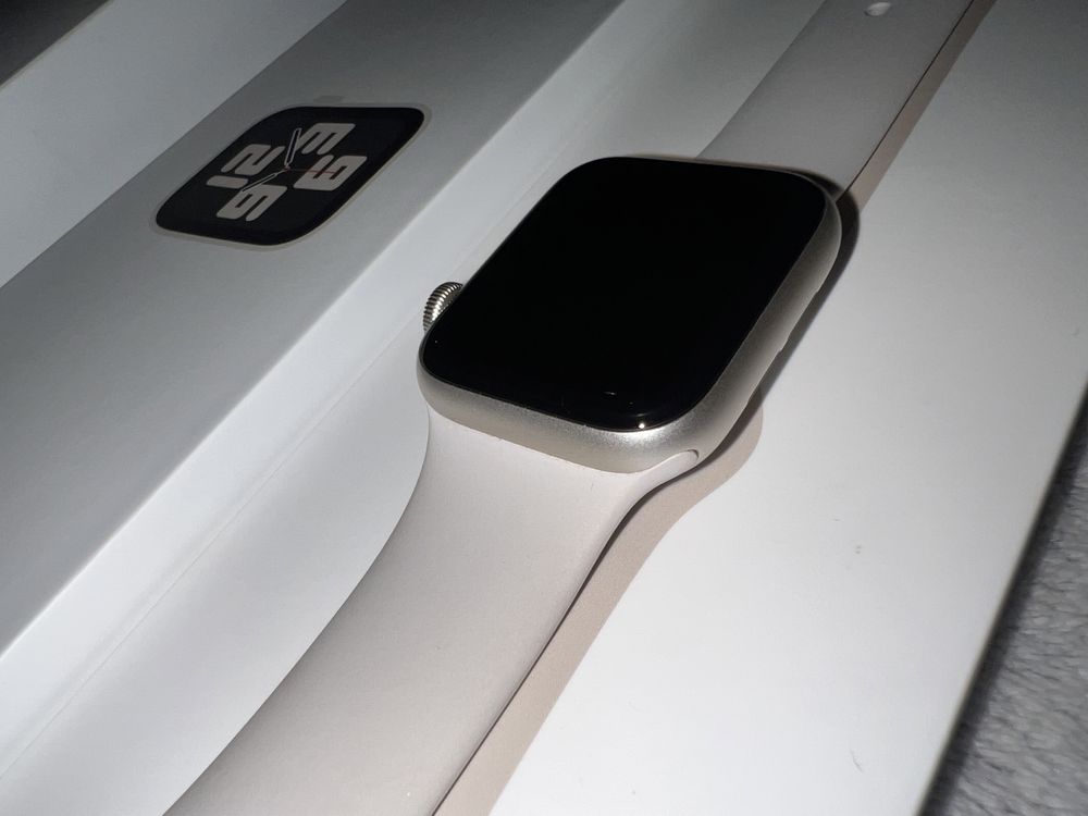 Часы  Apple Watch series SE 2 40mm Starlight часи годинник