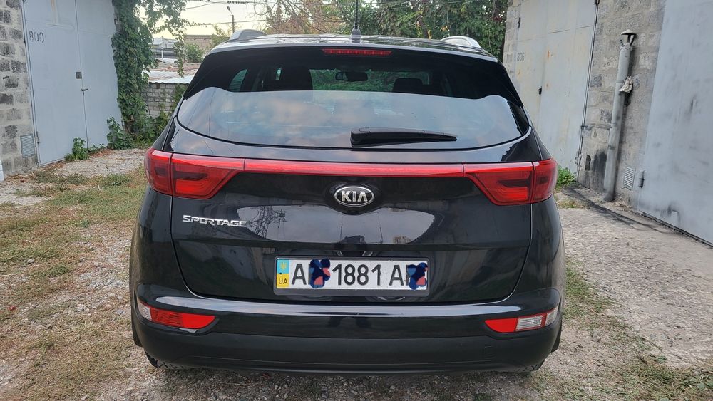 Продам офіційний KIA SPORTAGE