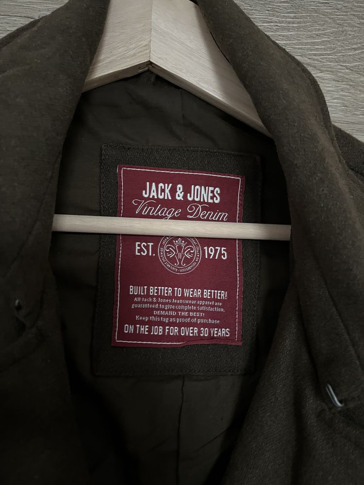 Lekki brązowy płaszcz Jack & Jones XL