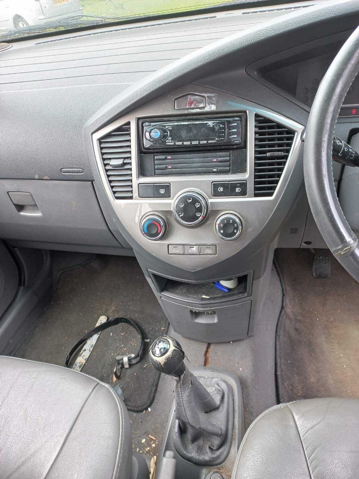 Kia Sportage 2.0 1999, Kia Carens LE 2.0 CRDI 2004 Para Peças