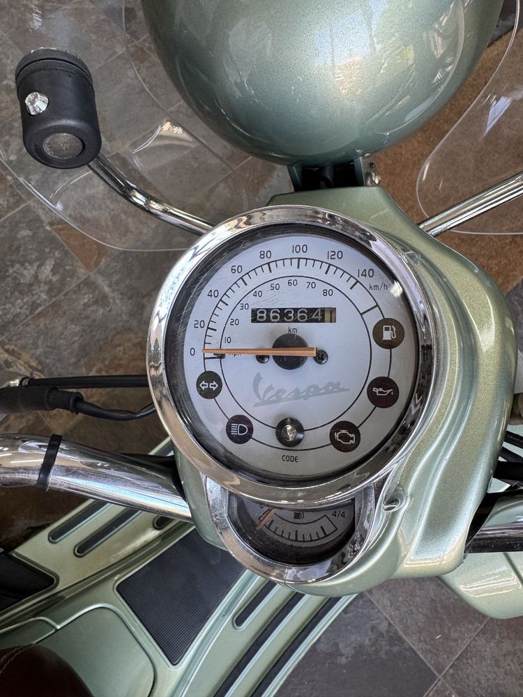 Vespa 125 lx verde