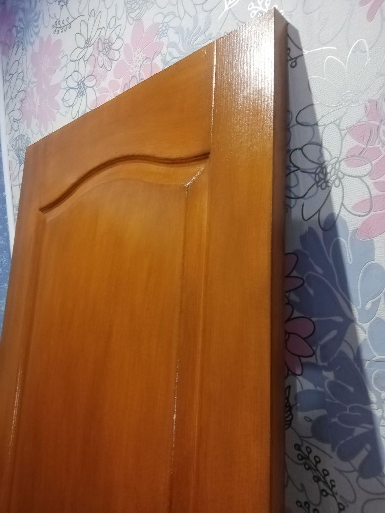 Дверь дерево.                                                        .