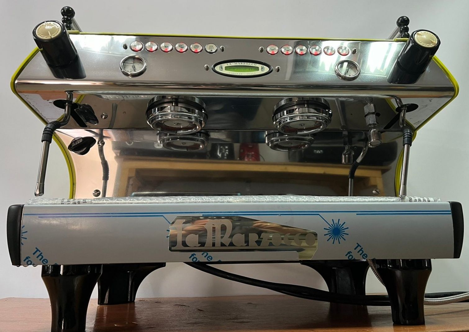 Професійна кавомашина la marzocco FB 80