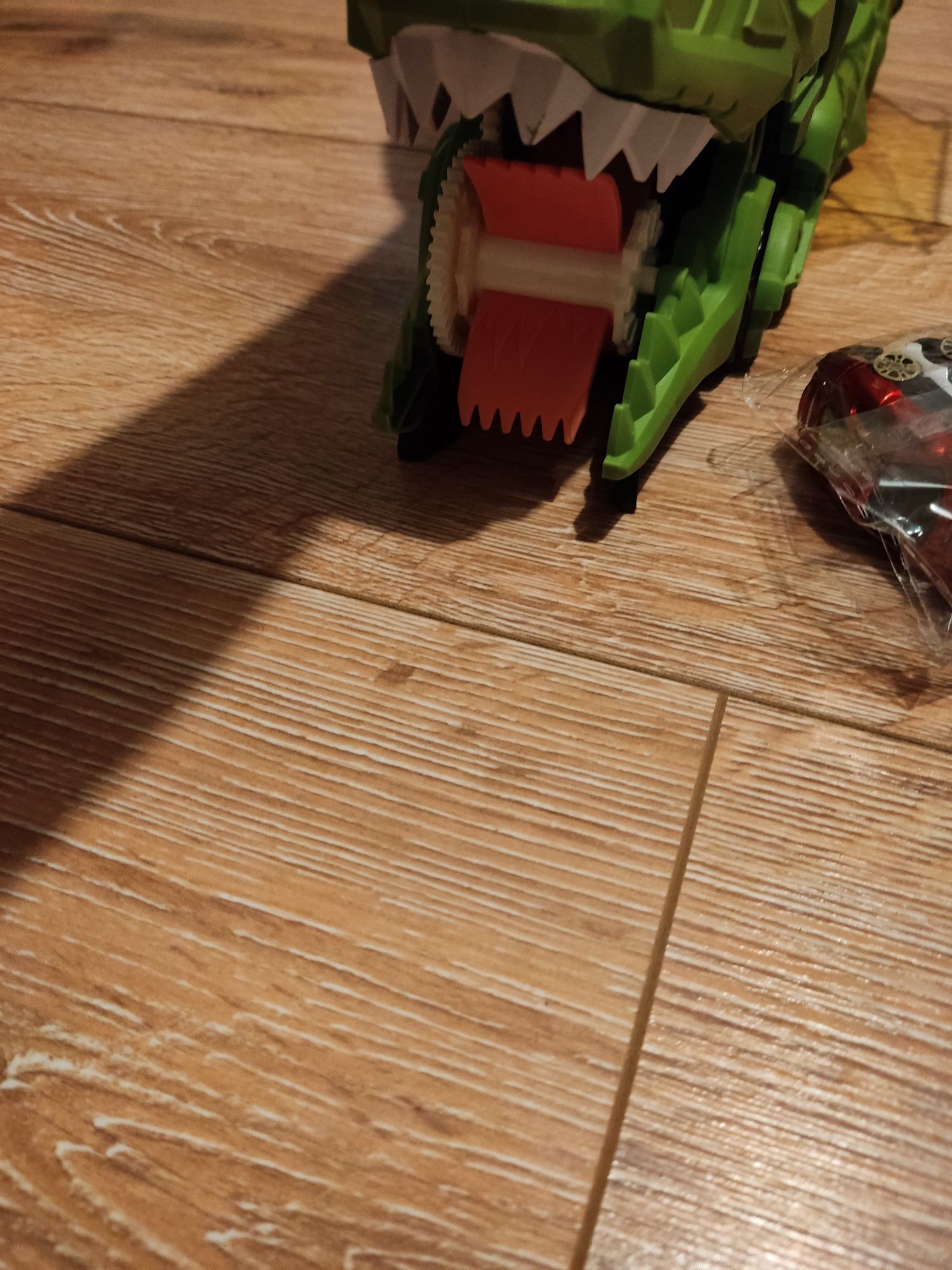 Transporter t-rex zamiennik hot wheels nowy