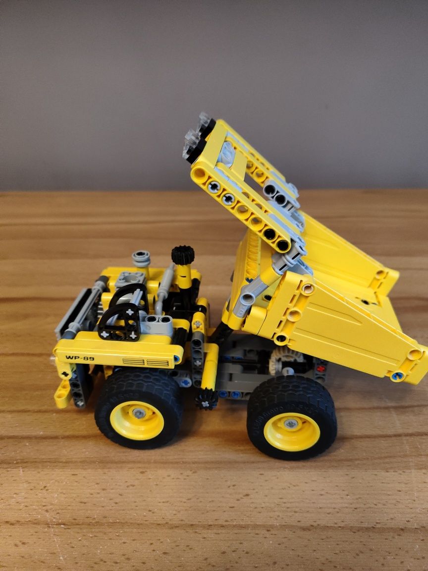 LEGO Technic 42035 ciężarówka górnicza