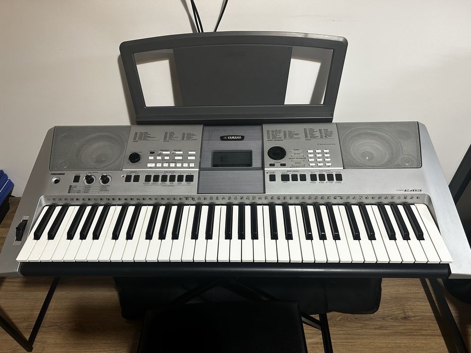Keyboard Yamaha PSR E413