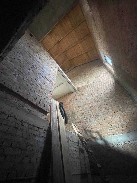 Продається фасадне комерційне приміщення у центральній частині міста