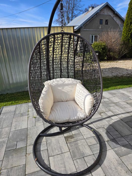 Fotel wiszący kokon ogrodowy