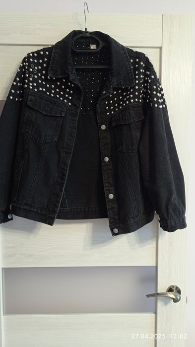 Джинсовая куртка, новая.