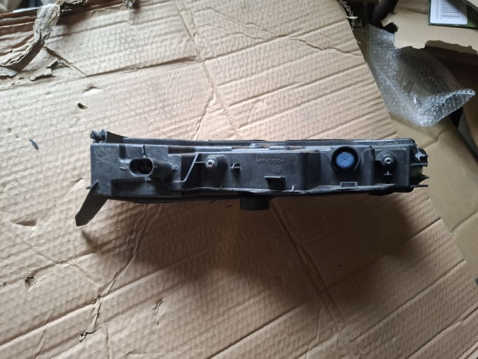 Lampa przeciwmgielna prawy przód dodge charger 2015+