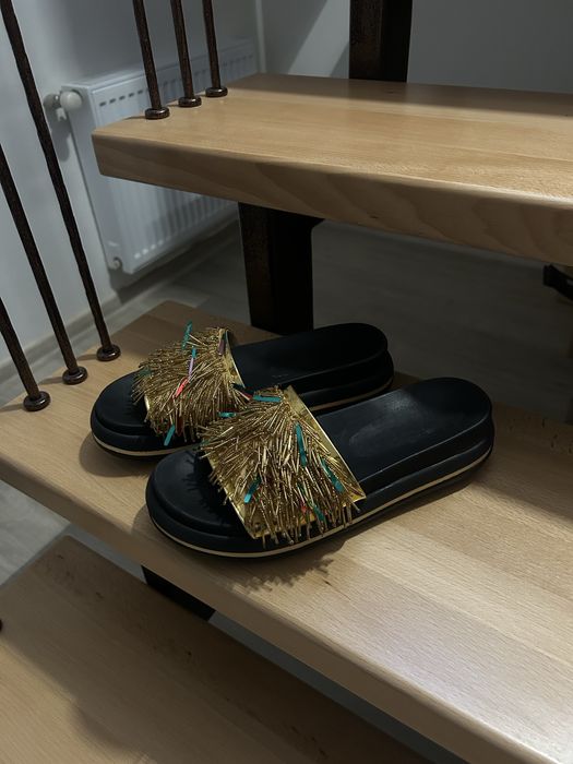 Шльопанці жіночі