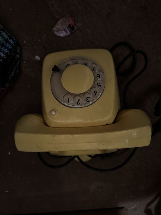 Sprzedam zestaw 5 telefonow prl