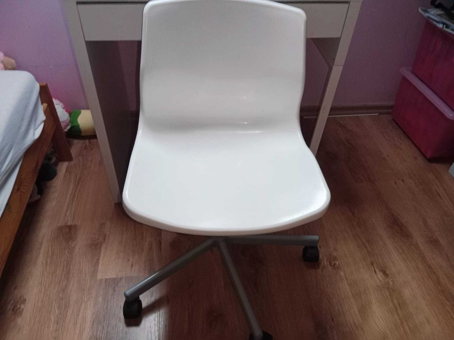 fotel obrotowy dla dziecka