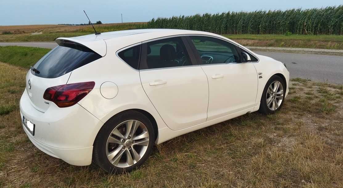 Samochód osobowy Opel Astra J OPC