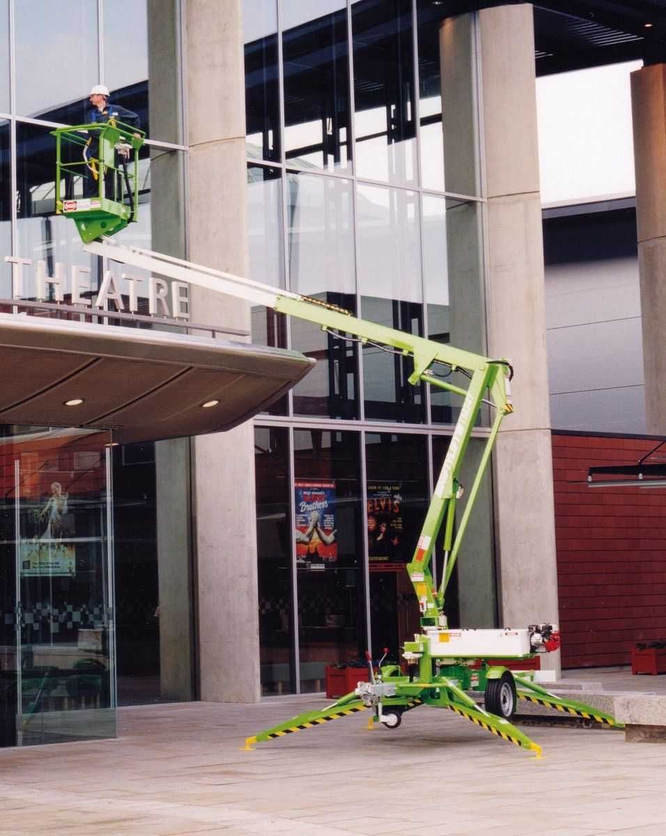 Wynajem zwyżki, podnośnik koszowy, na przyczepie, NIFTYLIFT 120T 12m