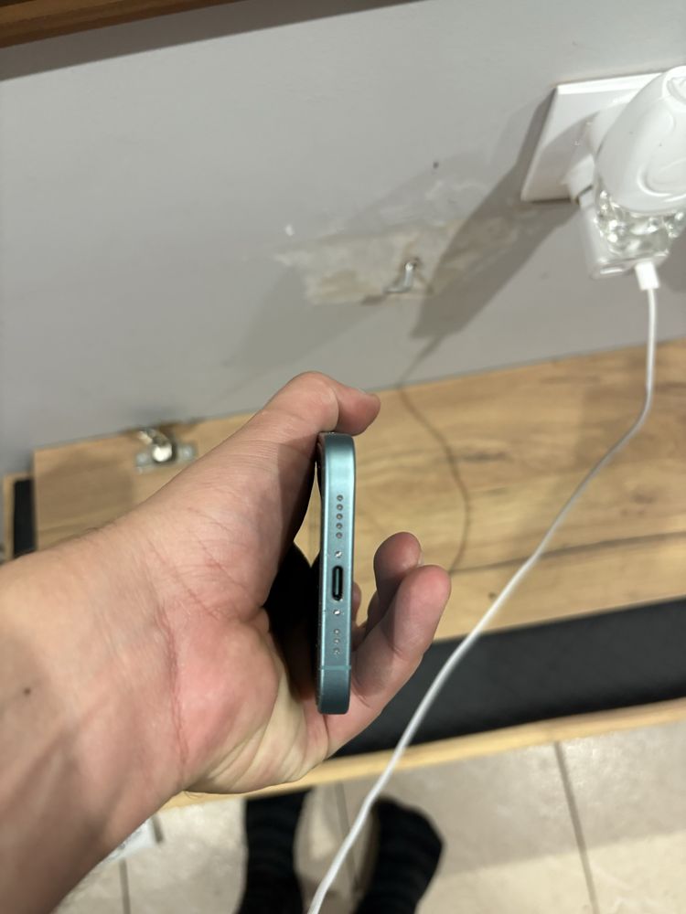 Apple Iphone 16 Brylantowa zieleń 128 GB gwarancja