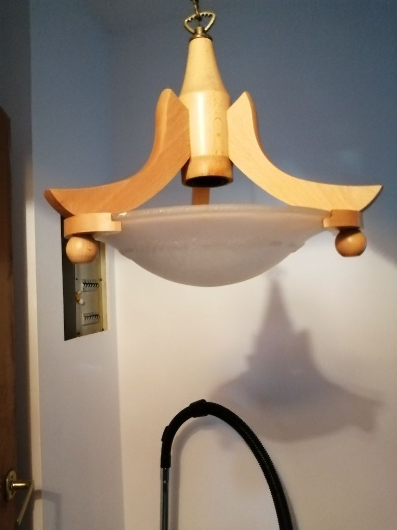 Sprzedam lampę drewnianą