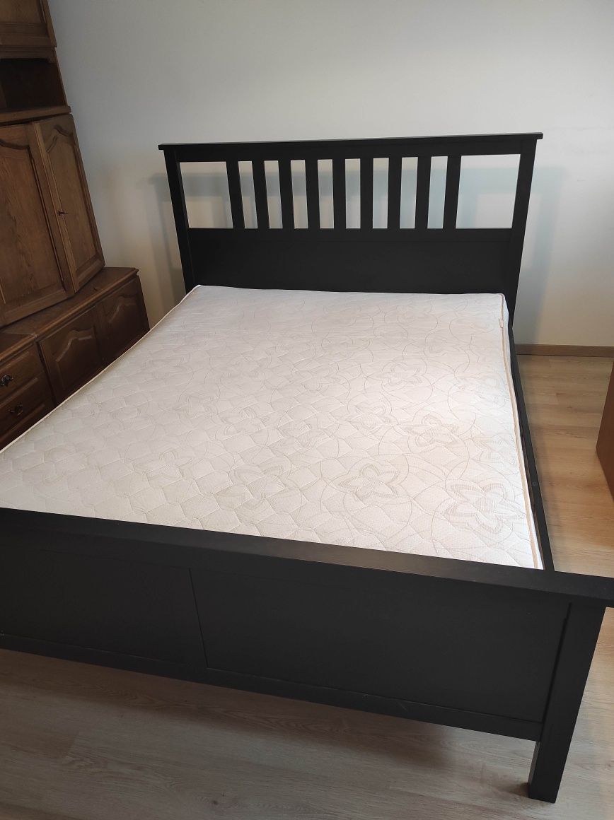 Hemnes łóżko Ikea 200 na 160 cm z materacem