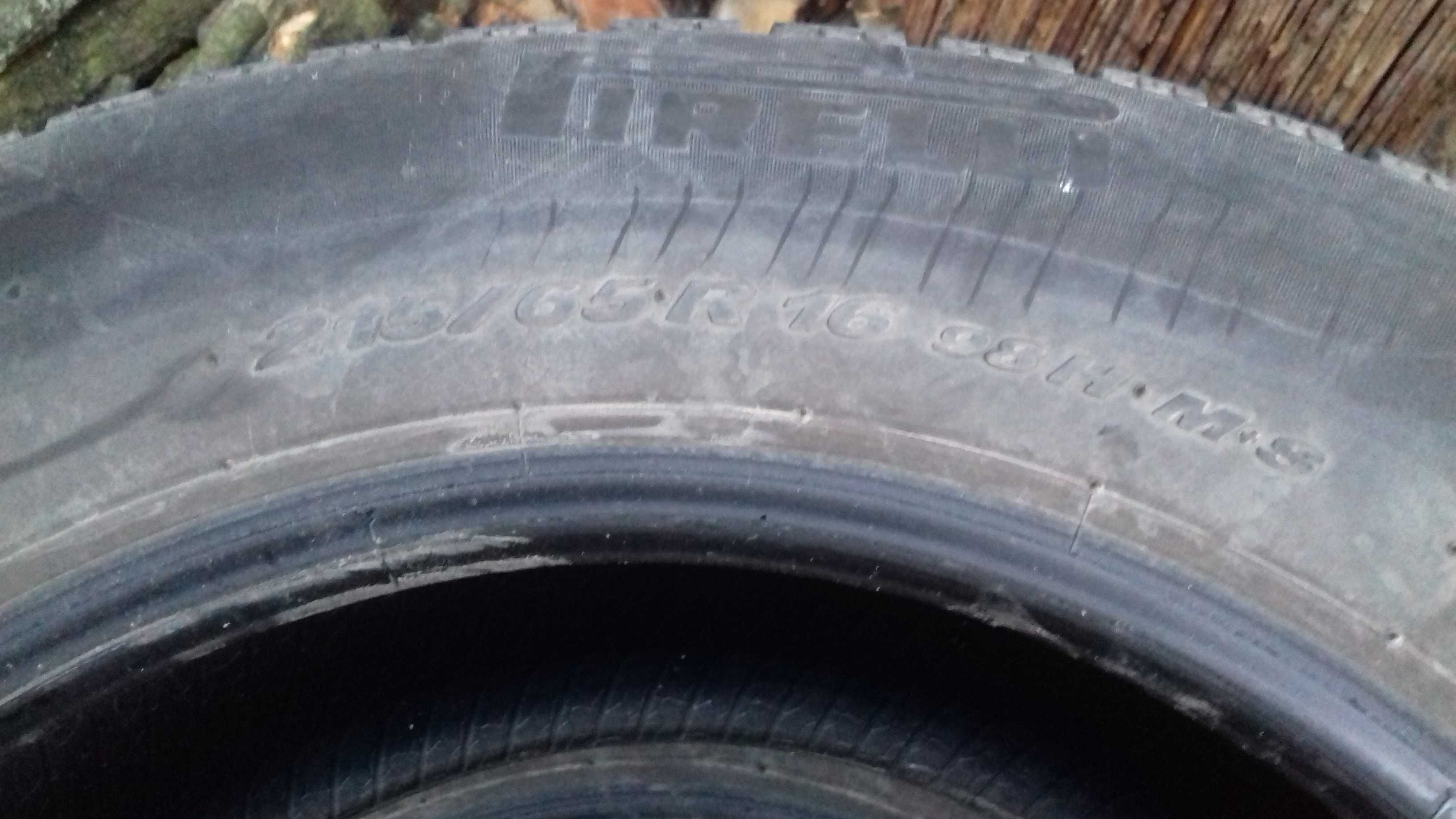 Opony zimowe Pirelli 215/65r 16