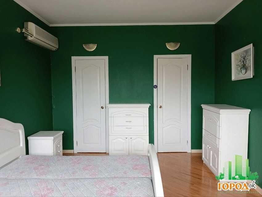 Будинок на ділянці 7 соток. Вулиця Добровольчих батальйонів