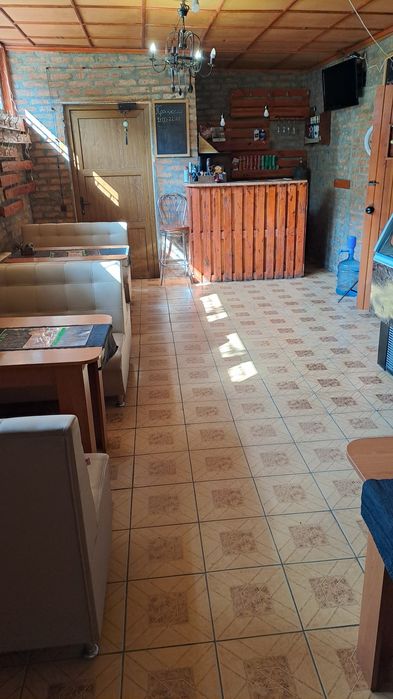 Продам або здам в аренду  комерційне приміщення