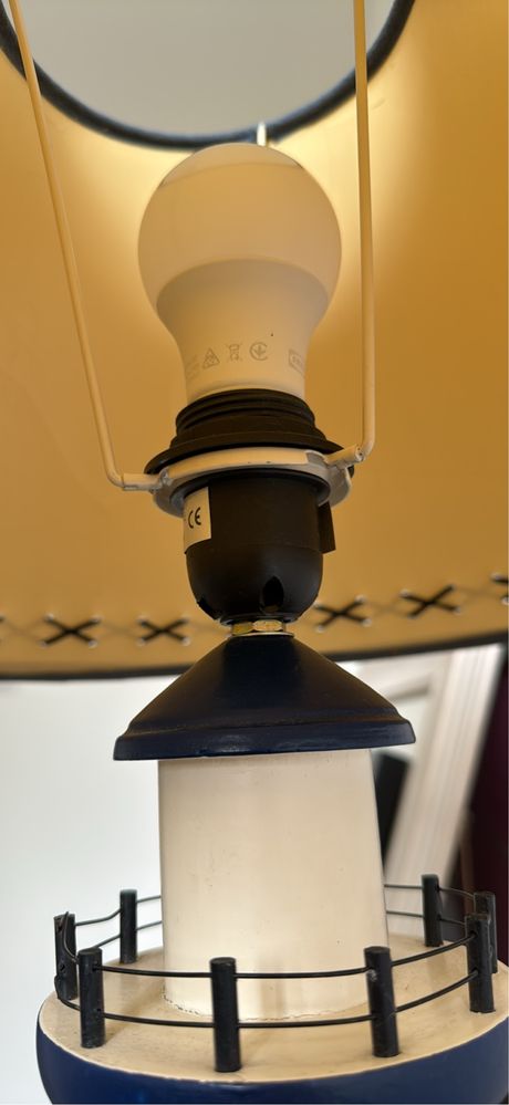 Lampa latarnia w stylu marynistycznym