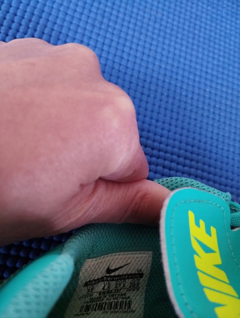 Korki Nike chłopięce 37,5