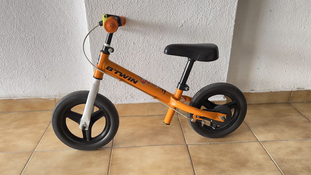 Bicicleta de equilíbrio da marca BTWin