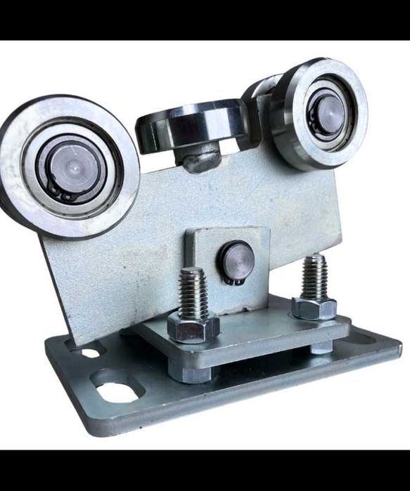 Zestaw Wózków 5 rolkowych profil 80x80x5 z rolką najazdową i gniazdem