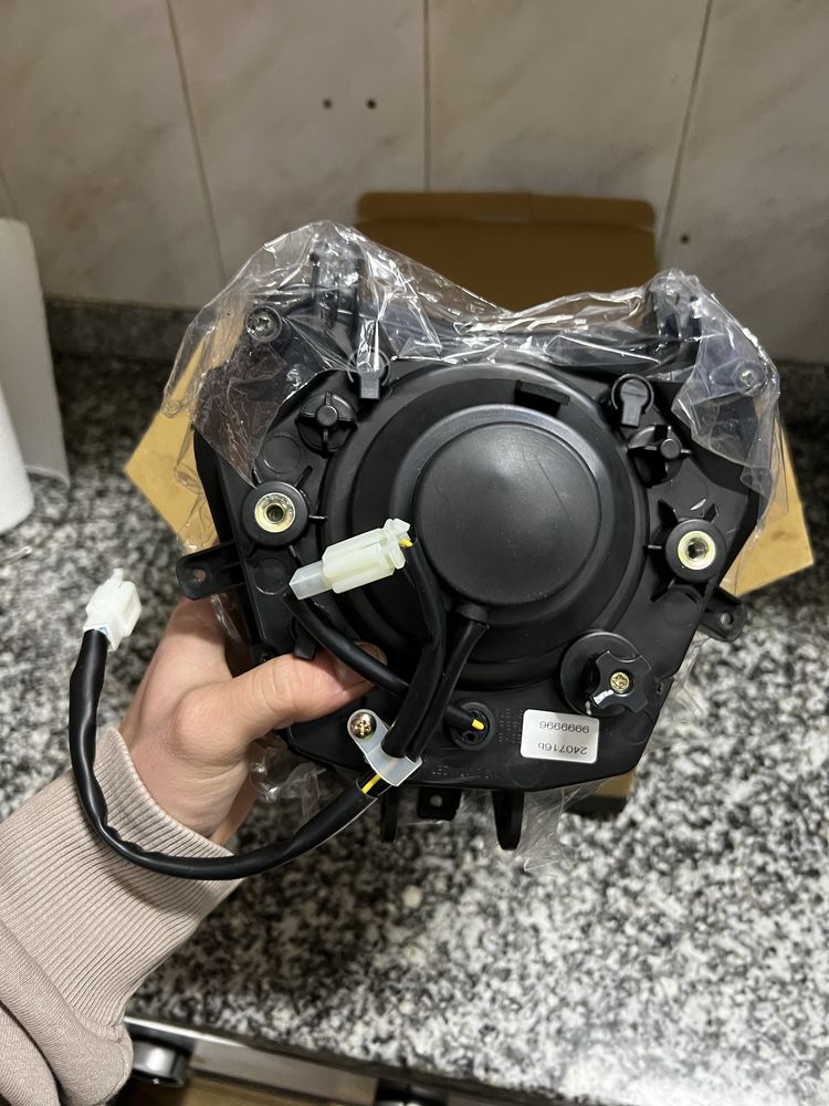Farol benelli bn125