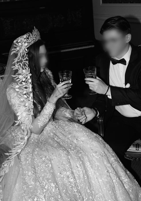 Розкішна пишна гепюрна весільна сукня 2025