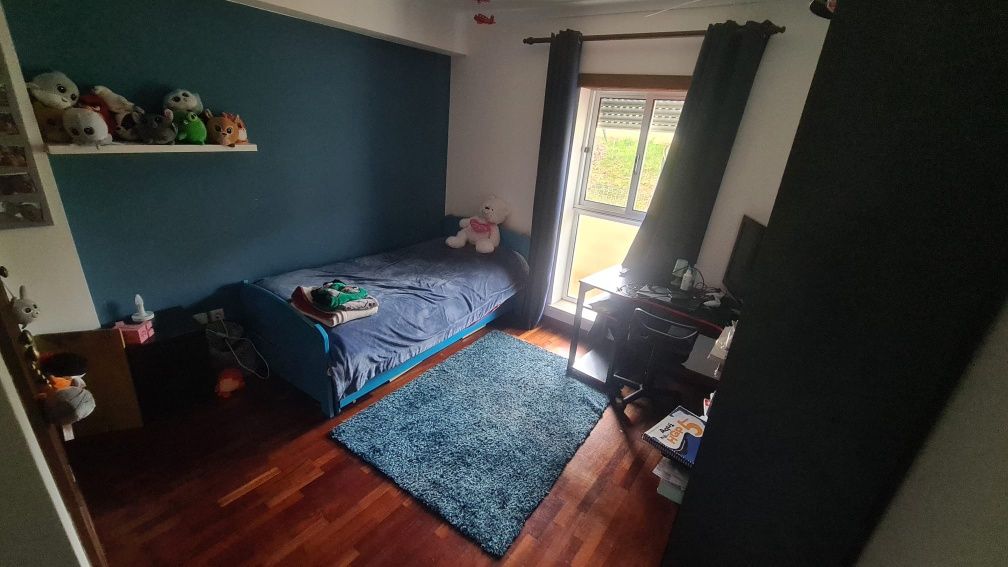 Apartamento T3 situado na Aveleira