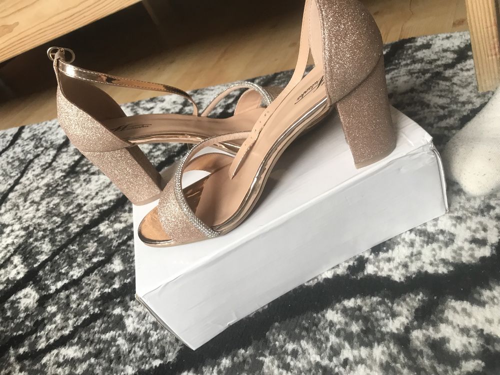Buty na słupku 39 różowe złoto