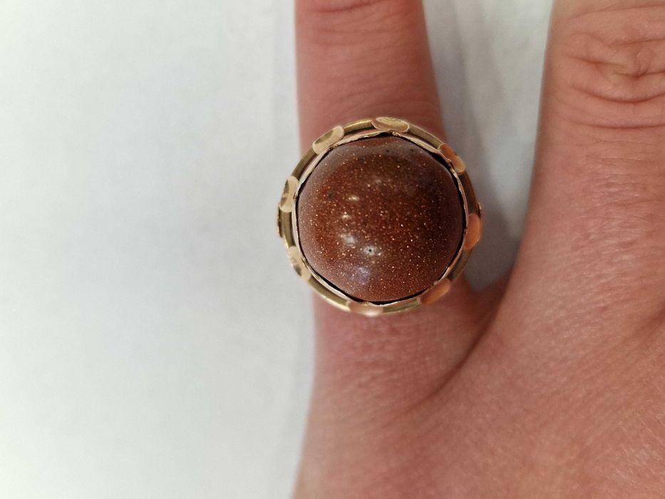 Złoty pierścionek/ 585/ 10.65 gram/ R15/ Piasek Pustyni/ WWJ/ 63-65