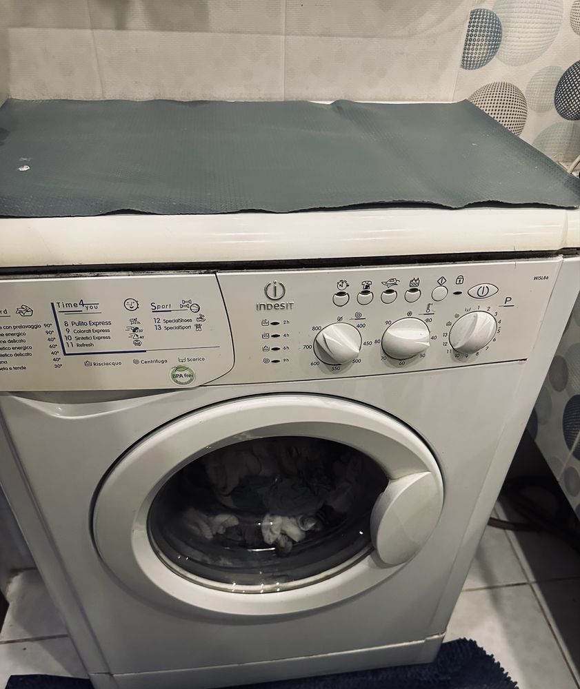 Пральна машина indesit wisl 86 вузька