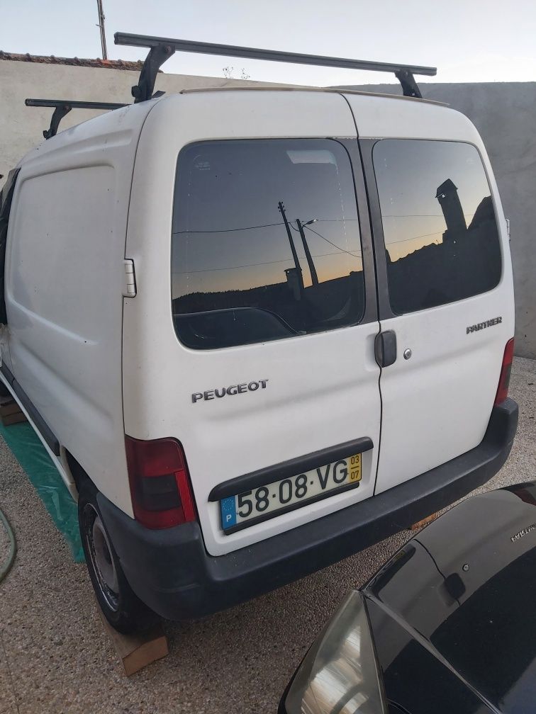 Vendo Peugeot Partner 1.9 diesel de 2003.
